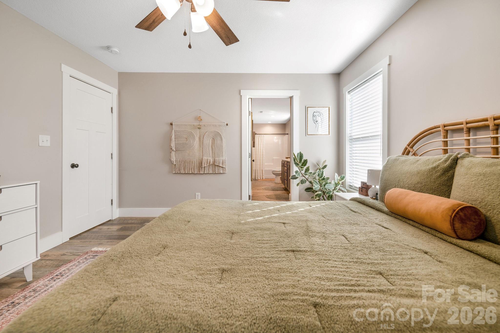 38 Sunrise Drive — Mars Hill