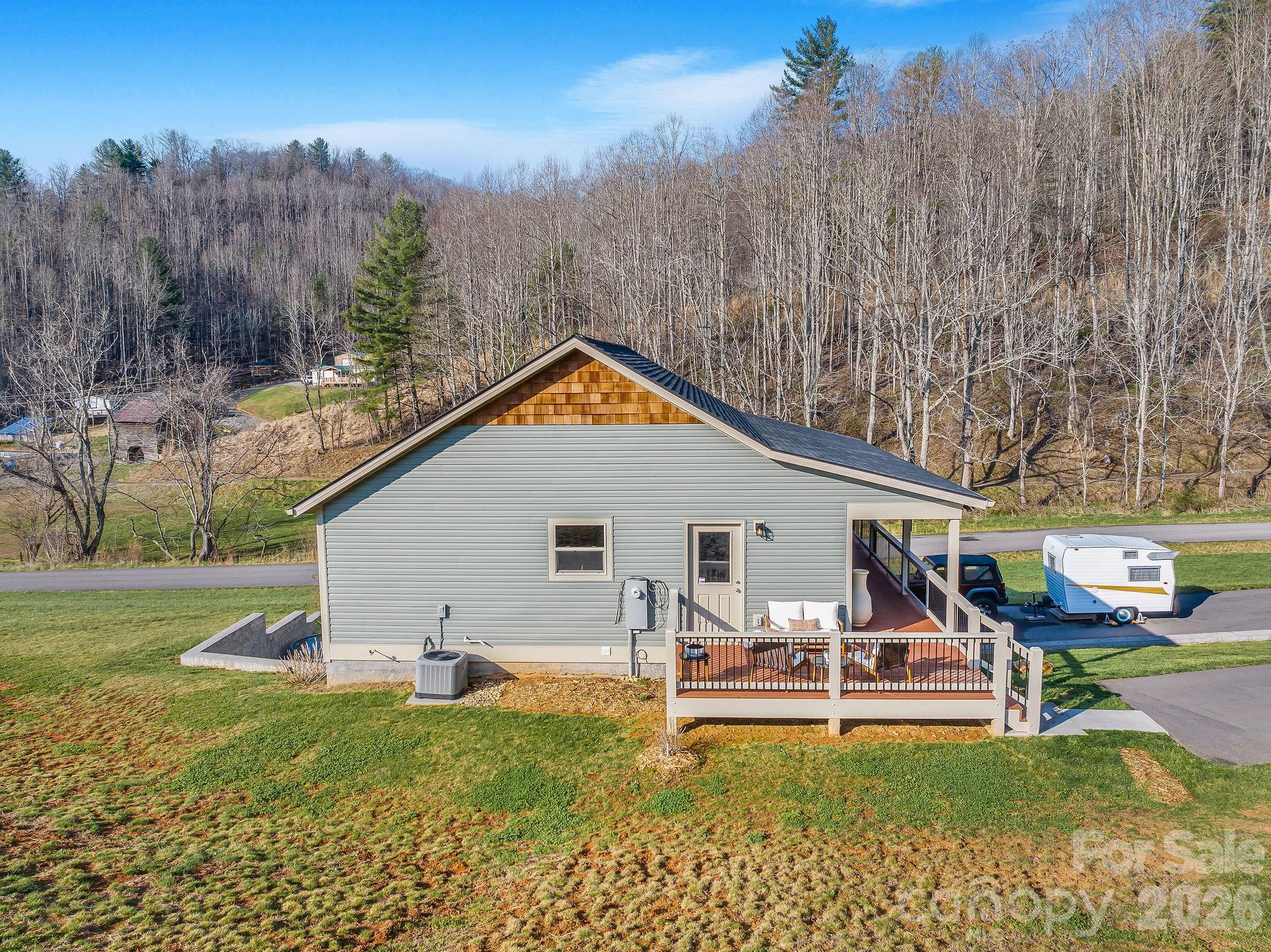 38 Sunrise Drive — Mars Hill