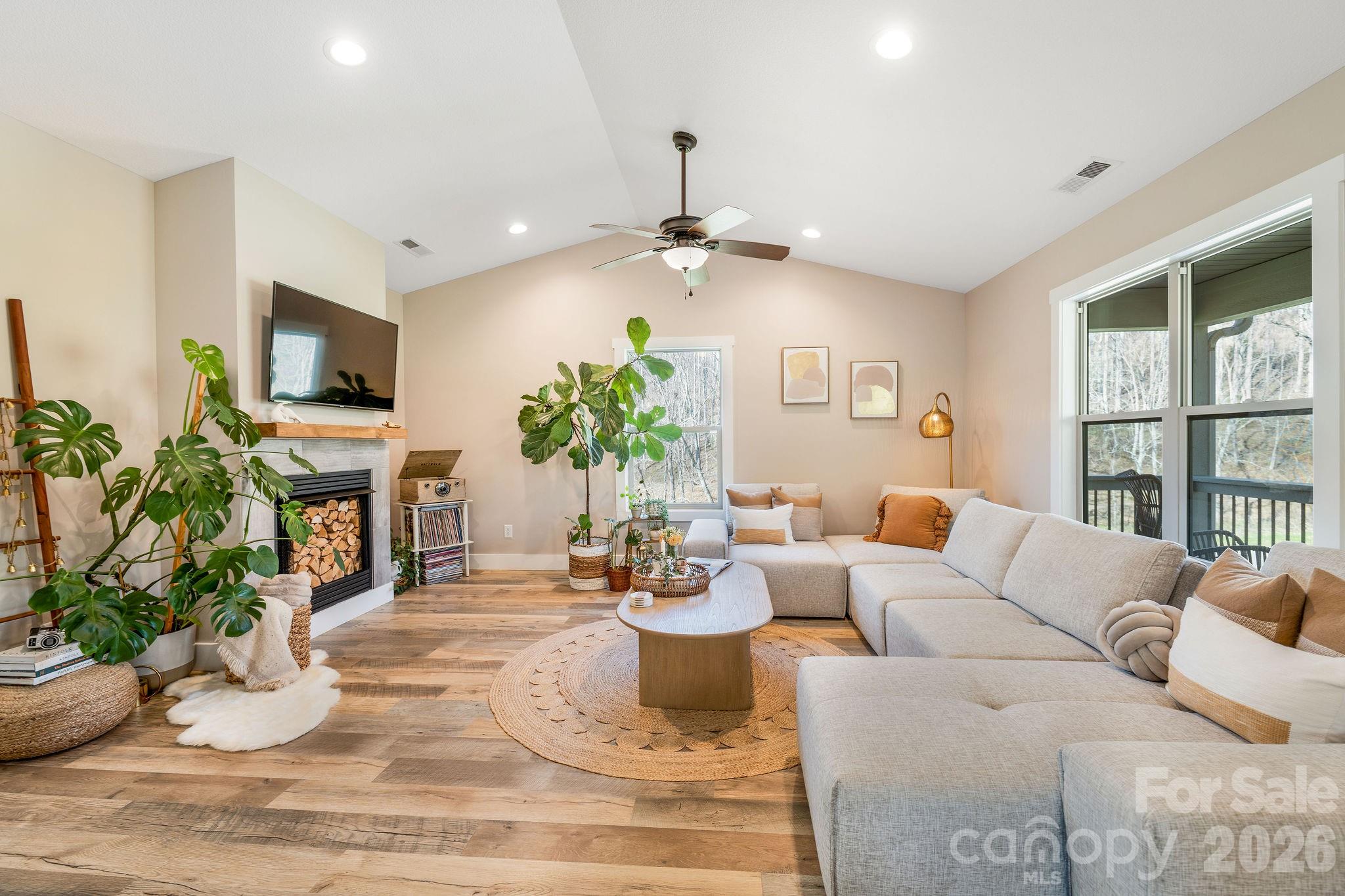 38 Sunrise Drive — Mars Hill