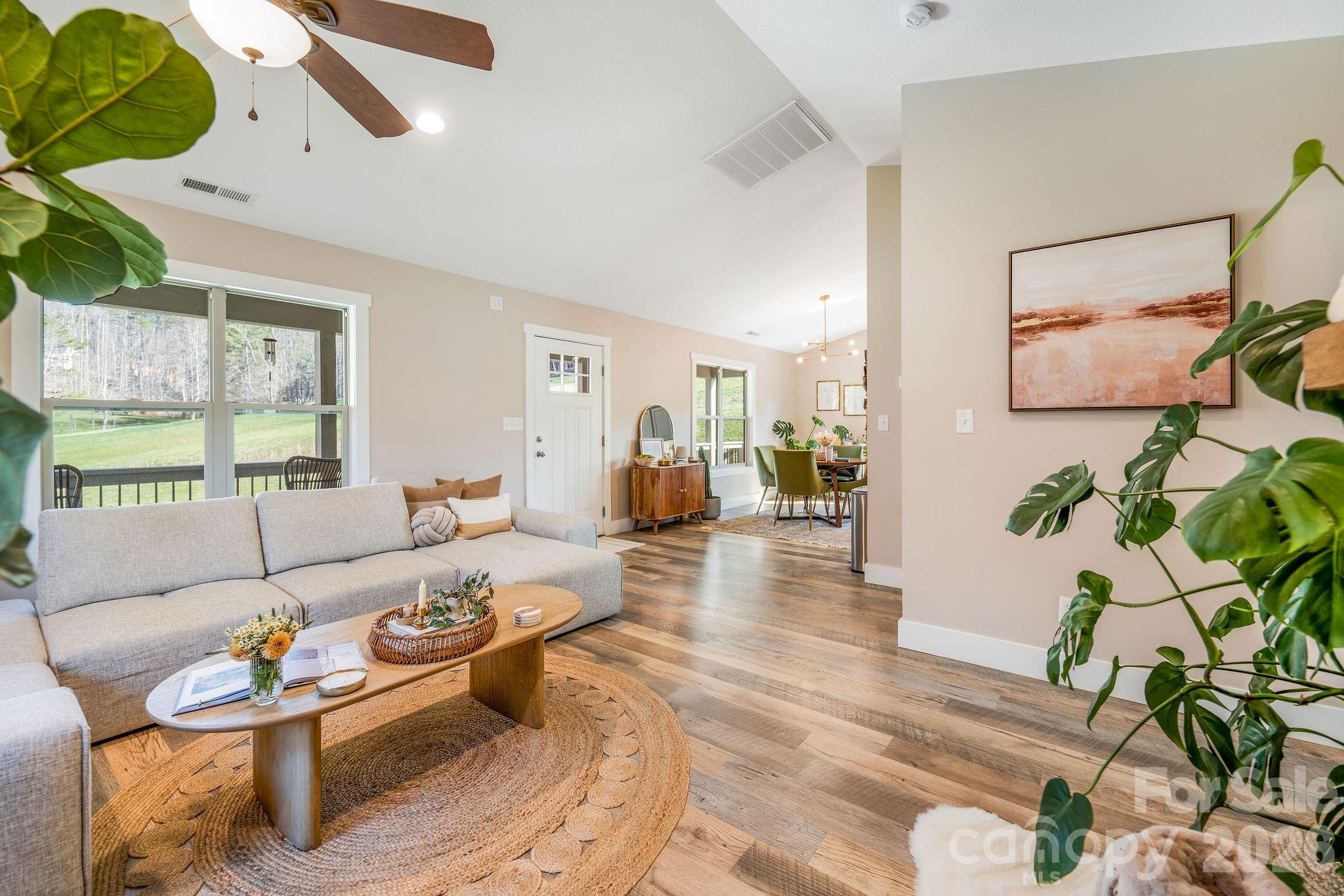 38 Sunrise Drive — Mars Hill