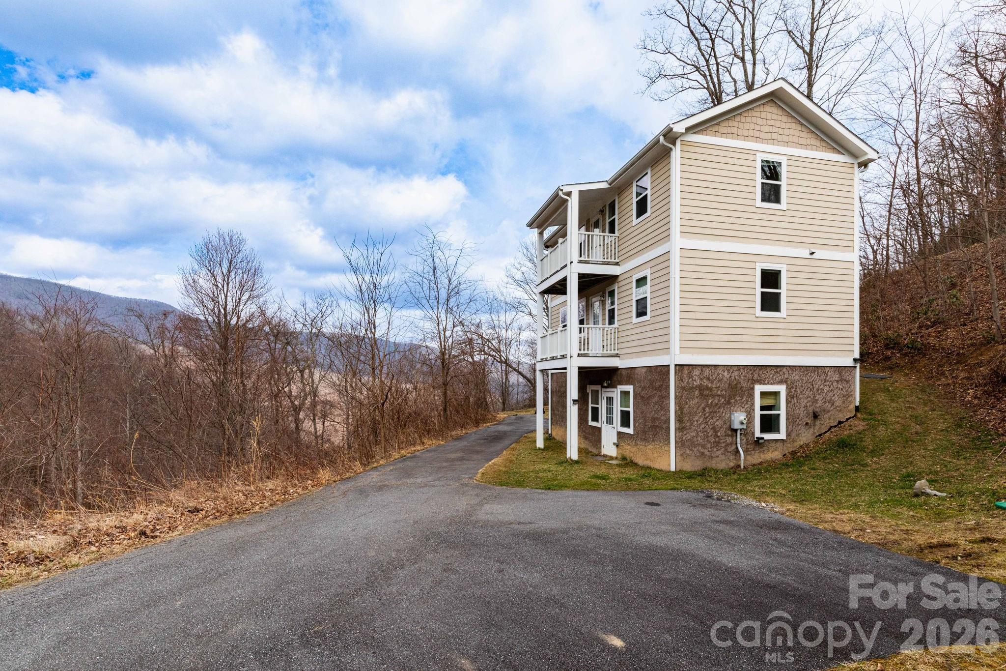 14 Lila Lane — Clyde