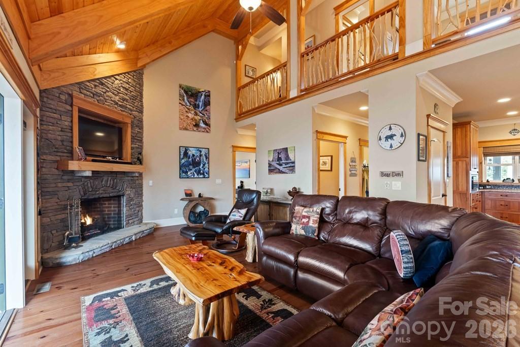 27 Indianola Lane — Bryson City