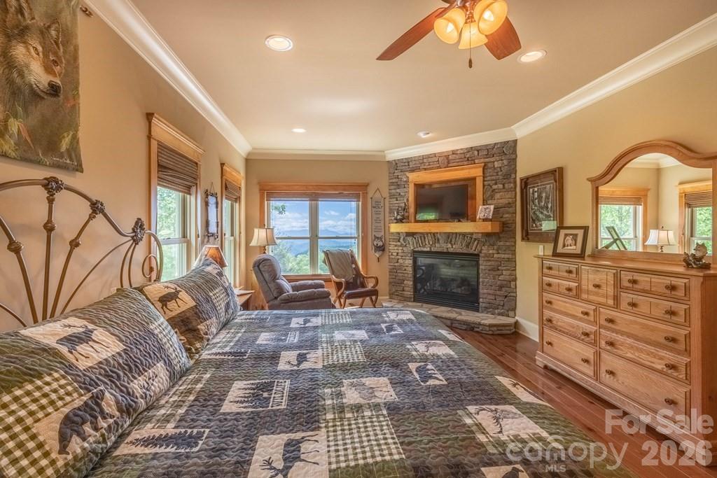 27 Indianola Lane — Bryson City