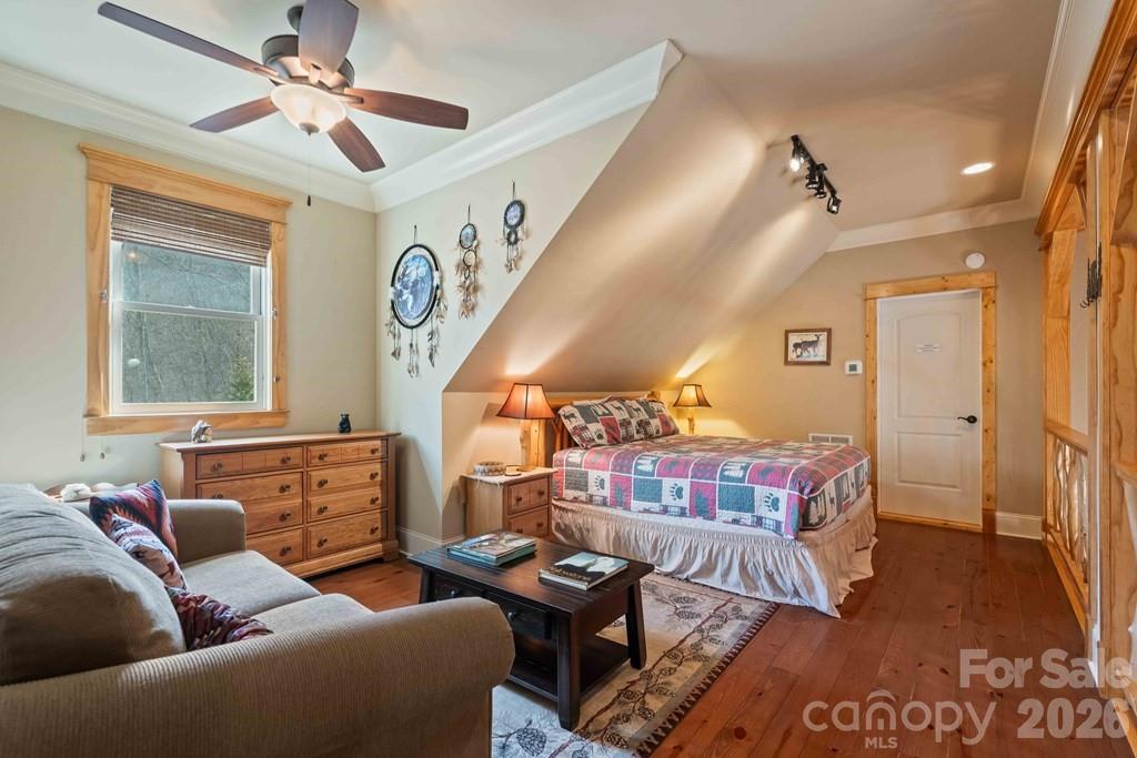 27 Indianola Lane — Bryson City