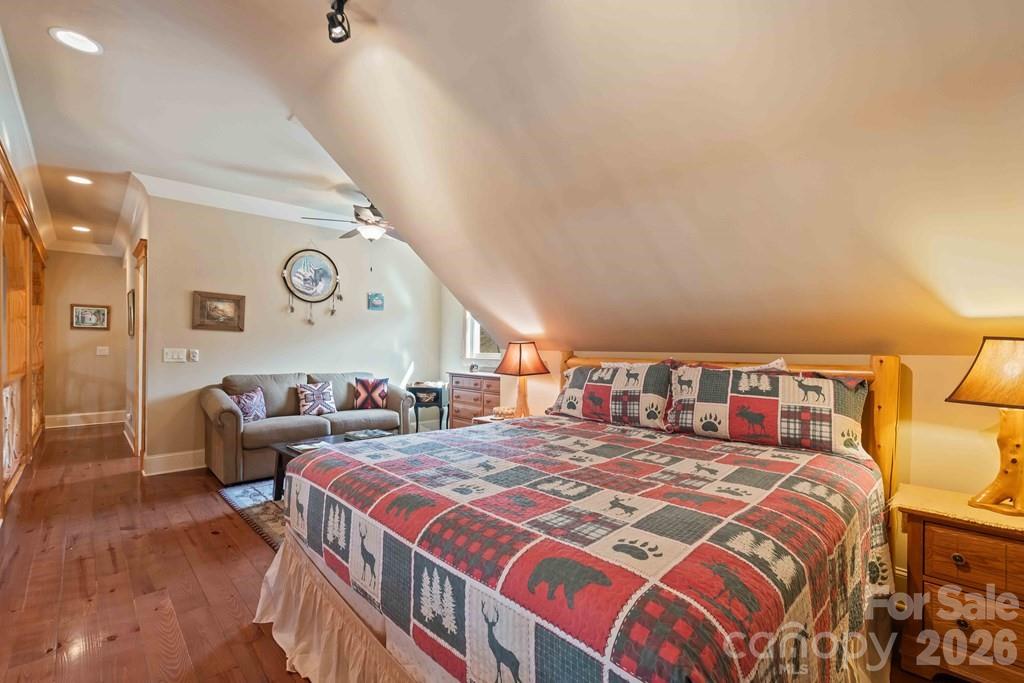 27 Indianola Lane — Bryson City