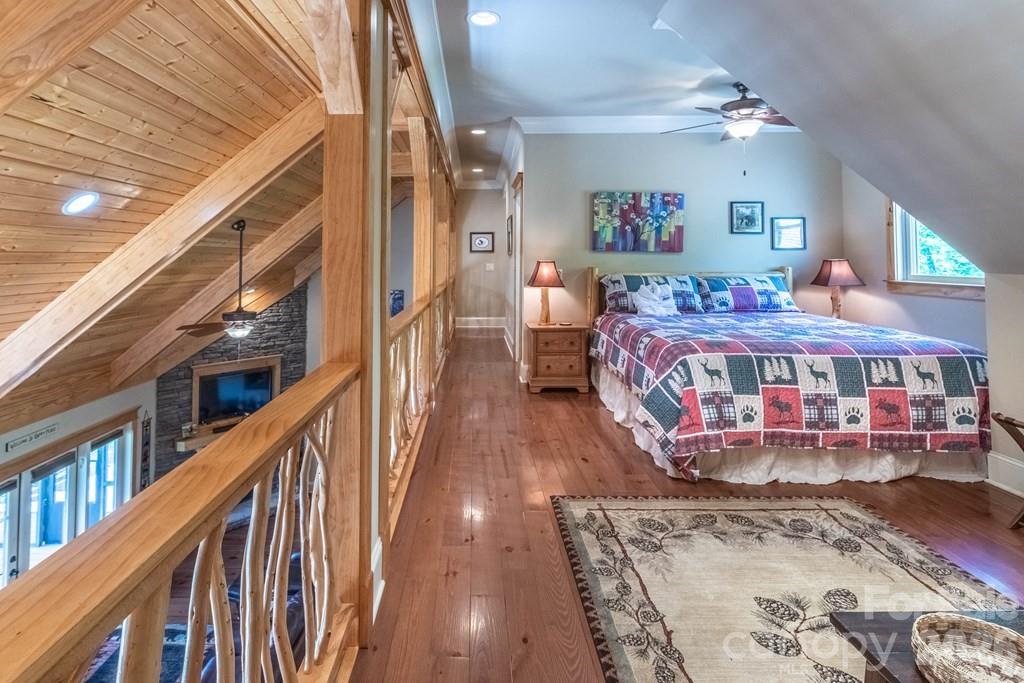 27 Indianola Lane — Bryson City