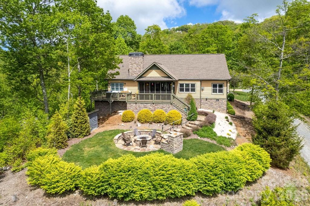 27 Indianola Lane — Bryson City