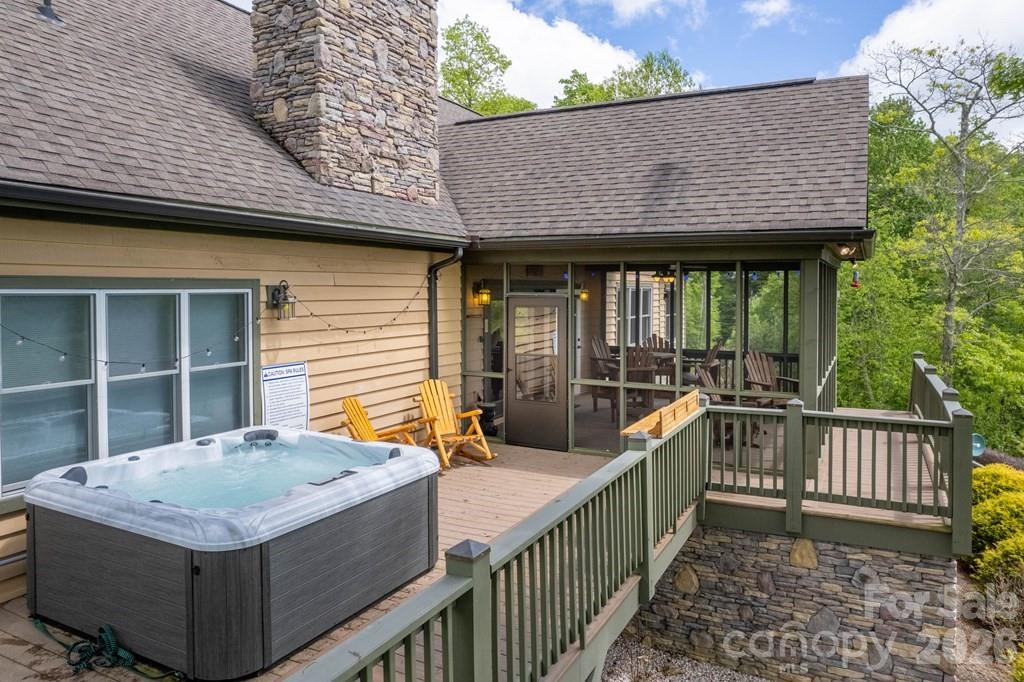 27 Indianola Lane — Bryson City