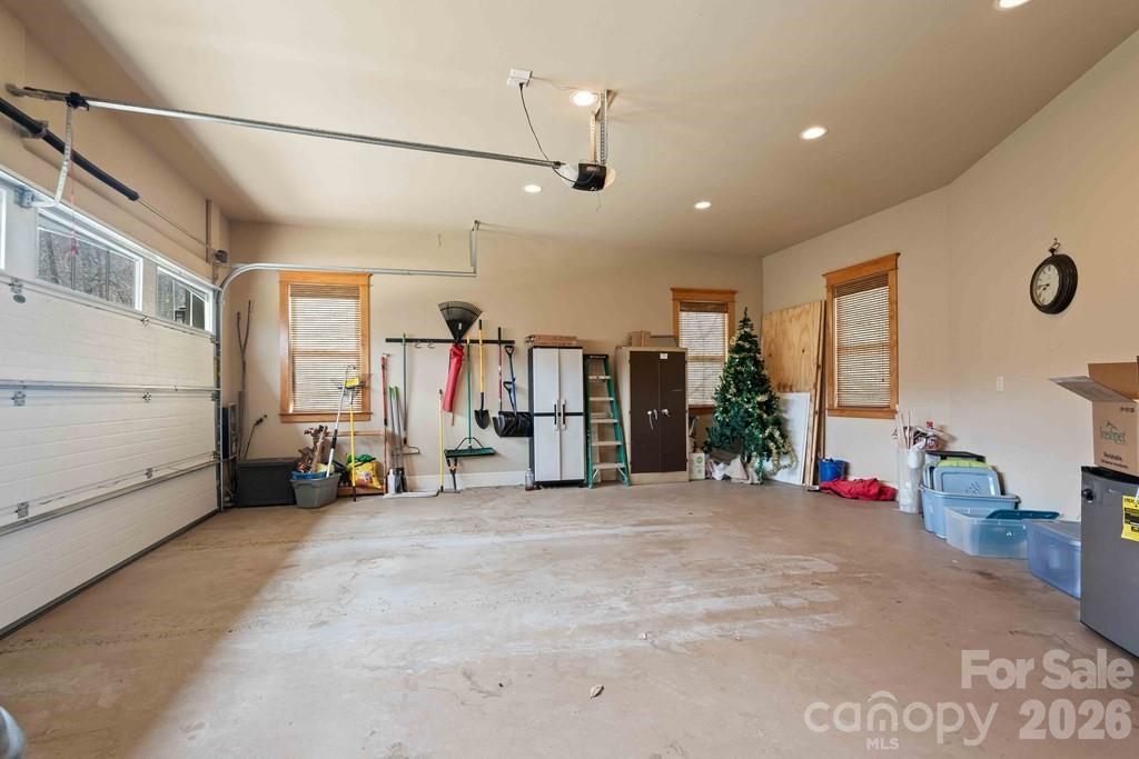 27 Indianola Lane — Bryson City