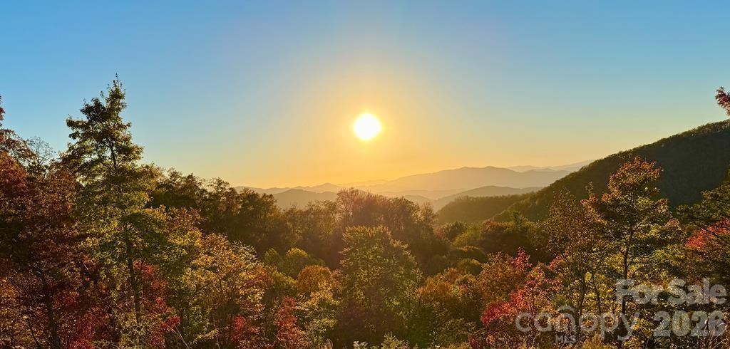 27 Indianola Lane — Bryson City