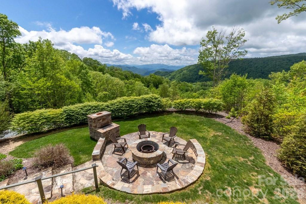 27 Indianola Lane — Bryson City