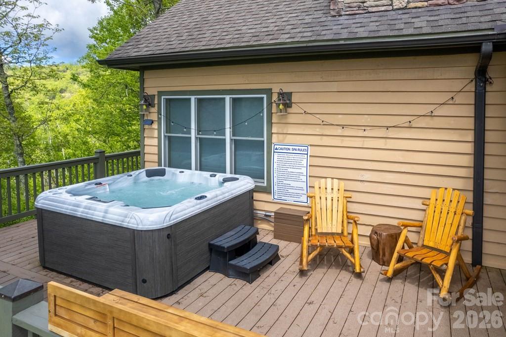 27 Indianola Lane — Bryson City