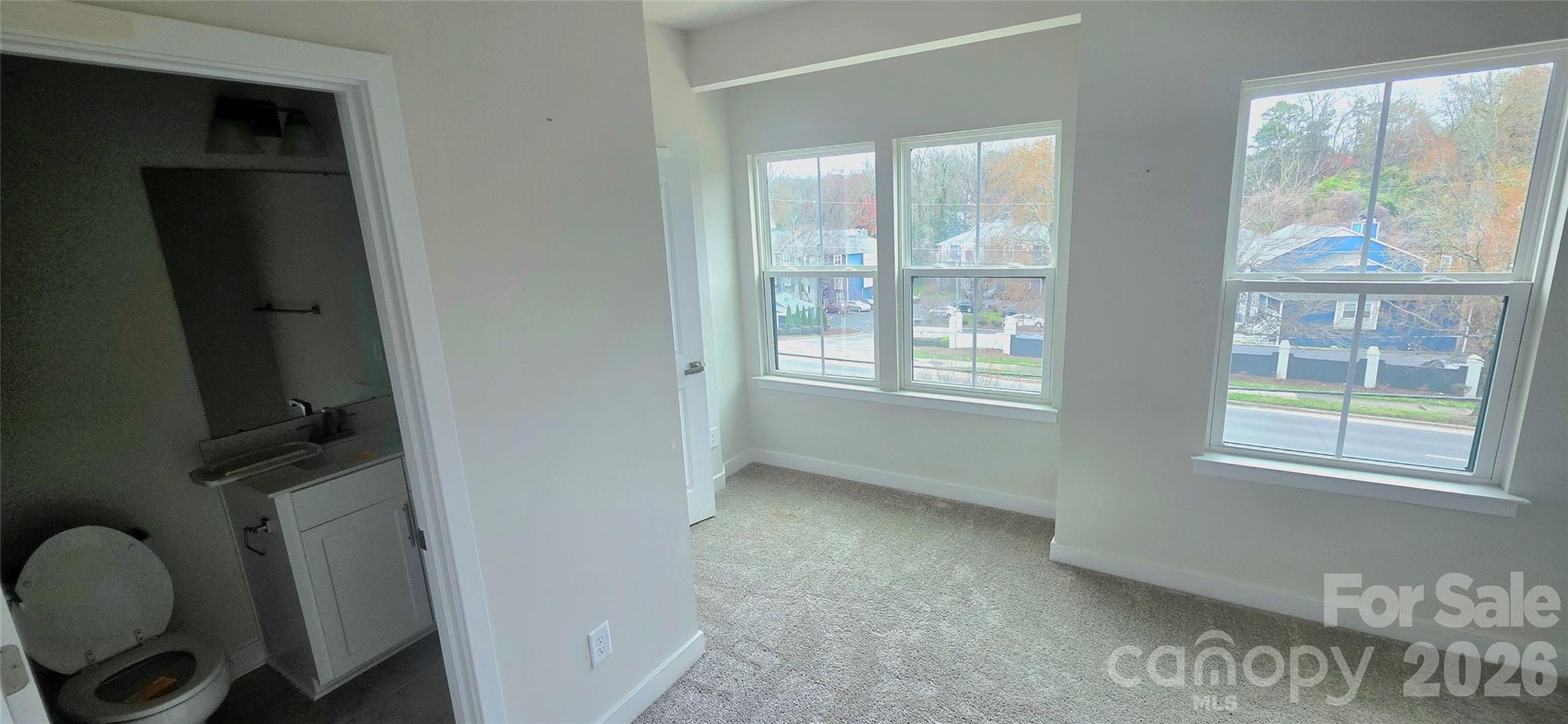 960 Broad River Lane — Charlotte