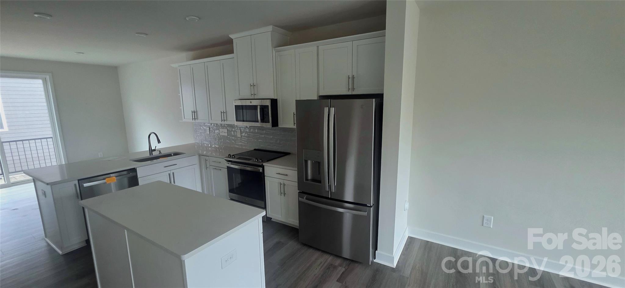960 Broad River Lane — Charlotte