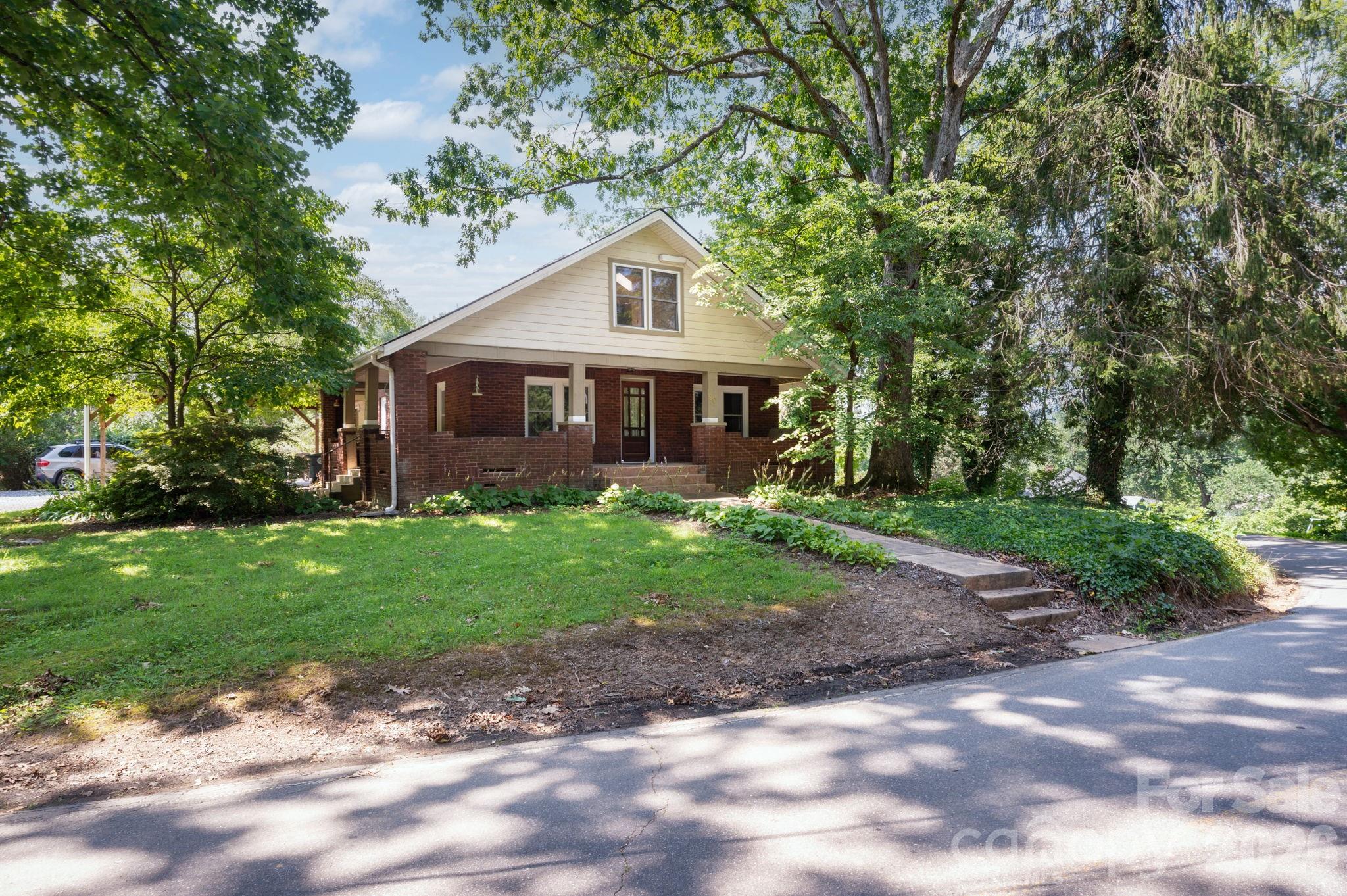 90 Jonestown Road — Asheville