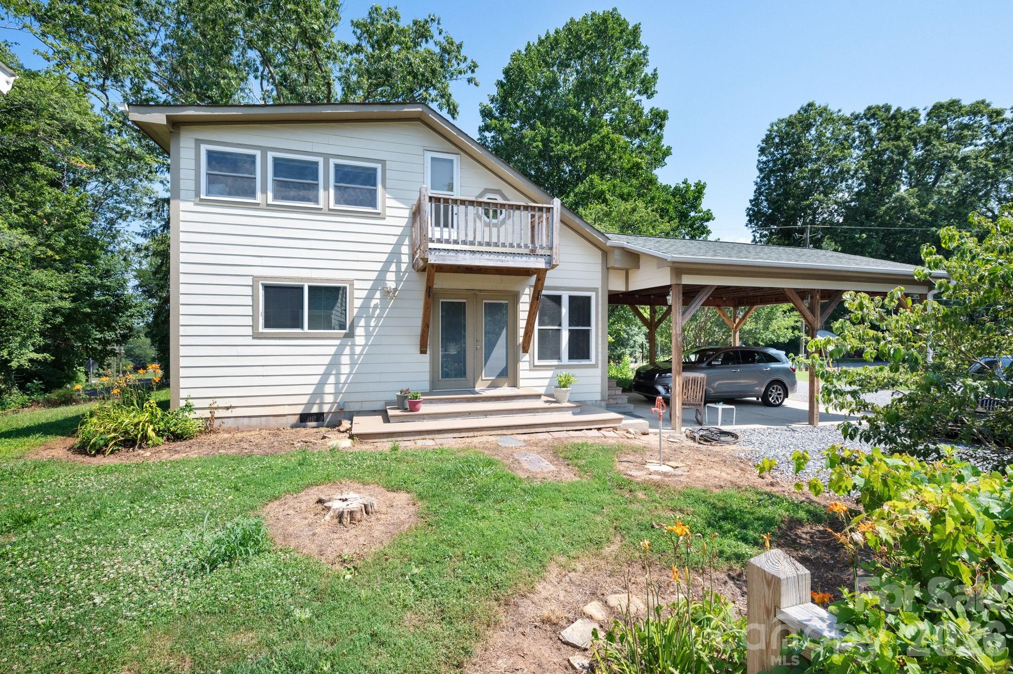 90 Jonestown Road — Asheville
