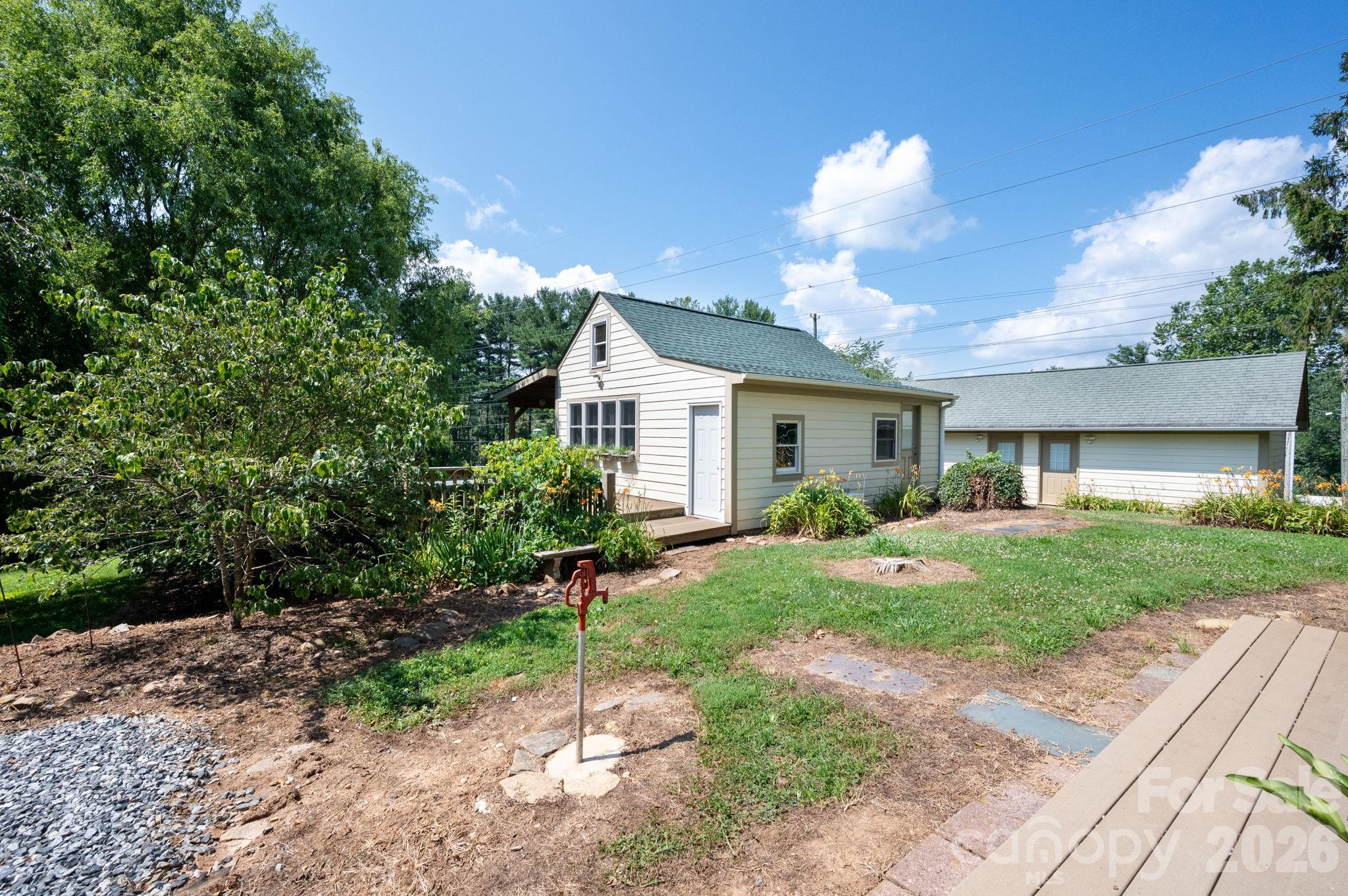 90 Jonestown Road — Asheville