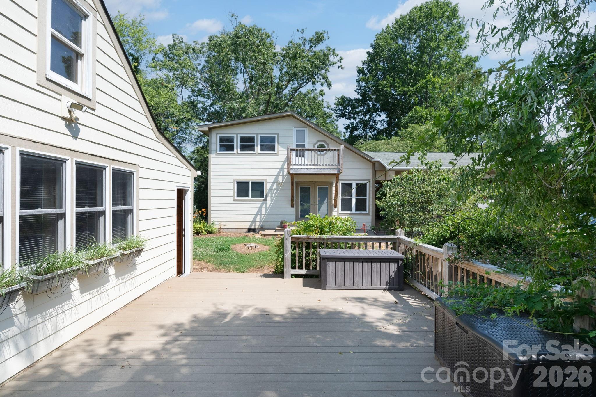 90 Jonestown Road — Asheville