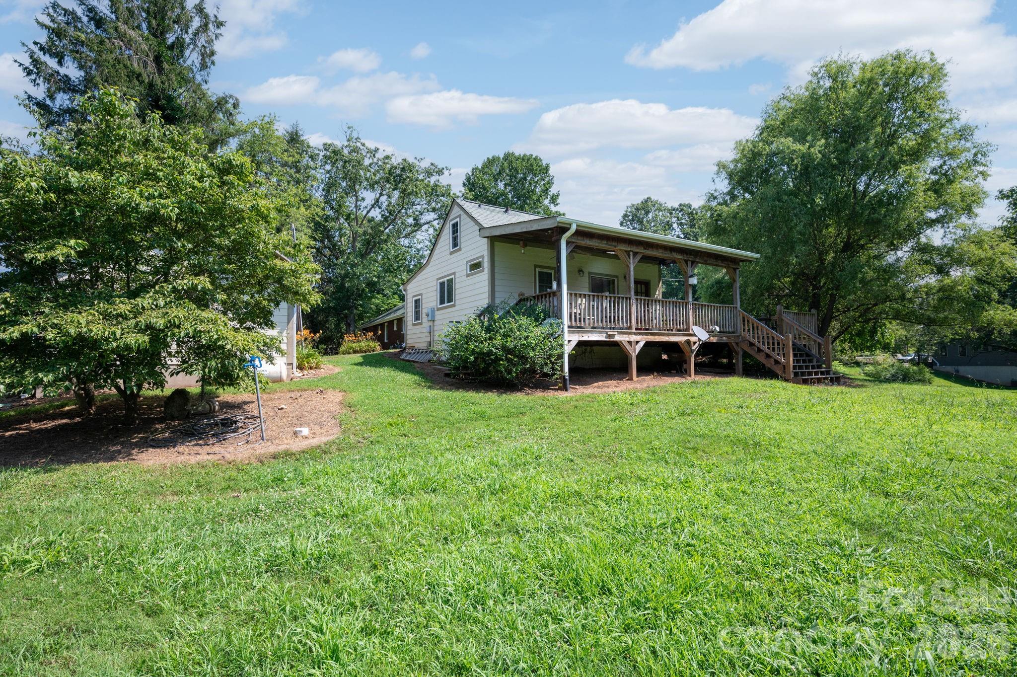 90 Jonestown Road — Asheville