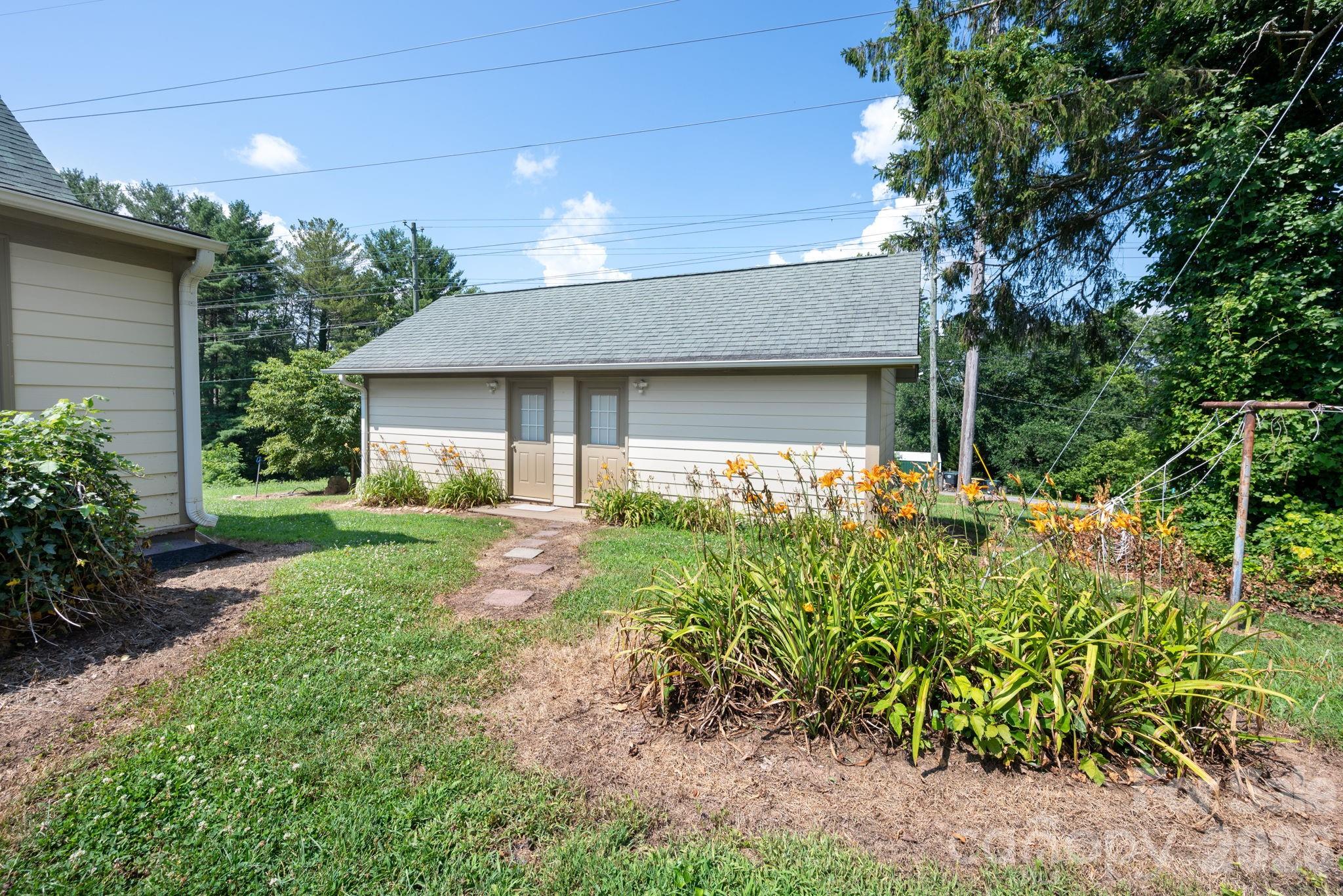 90 Jonestown Road — Asheville