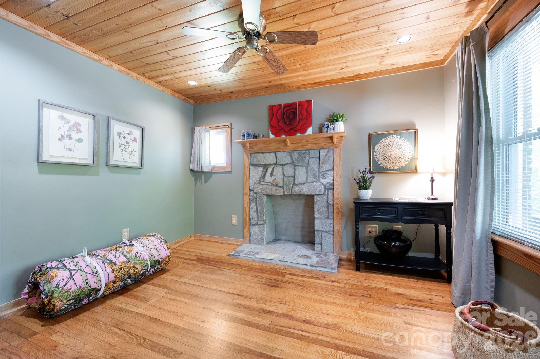 90 Jonestown Road — Asheville