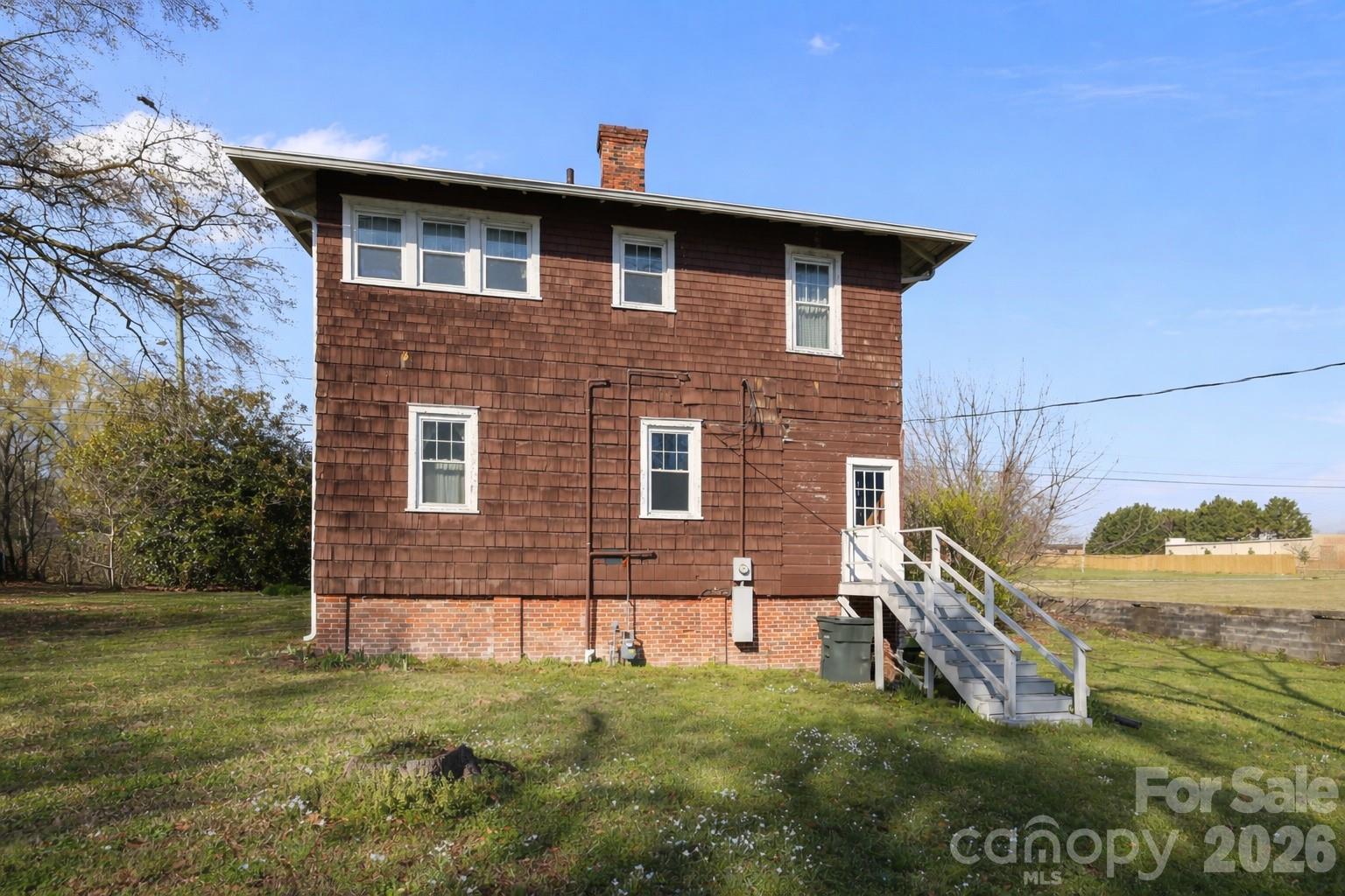 208 S Myrtle School Road — Gastonia