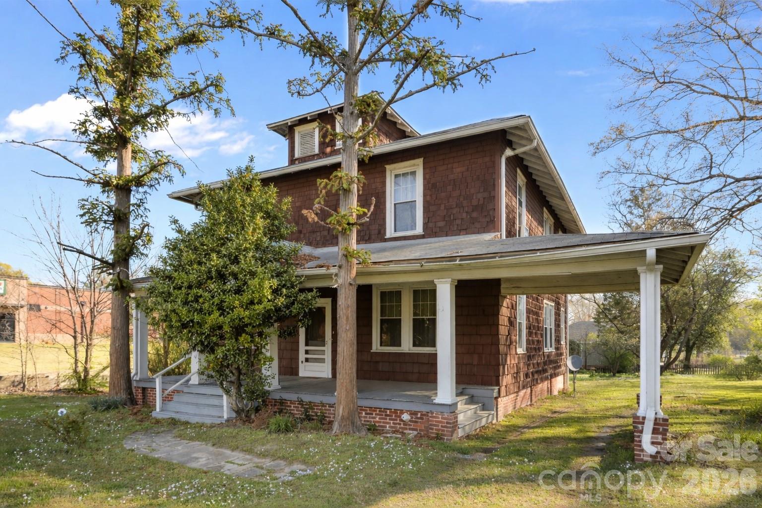 208 S Myrtle School Road — Gastonia