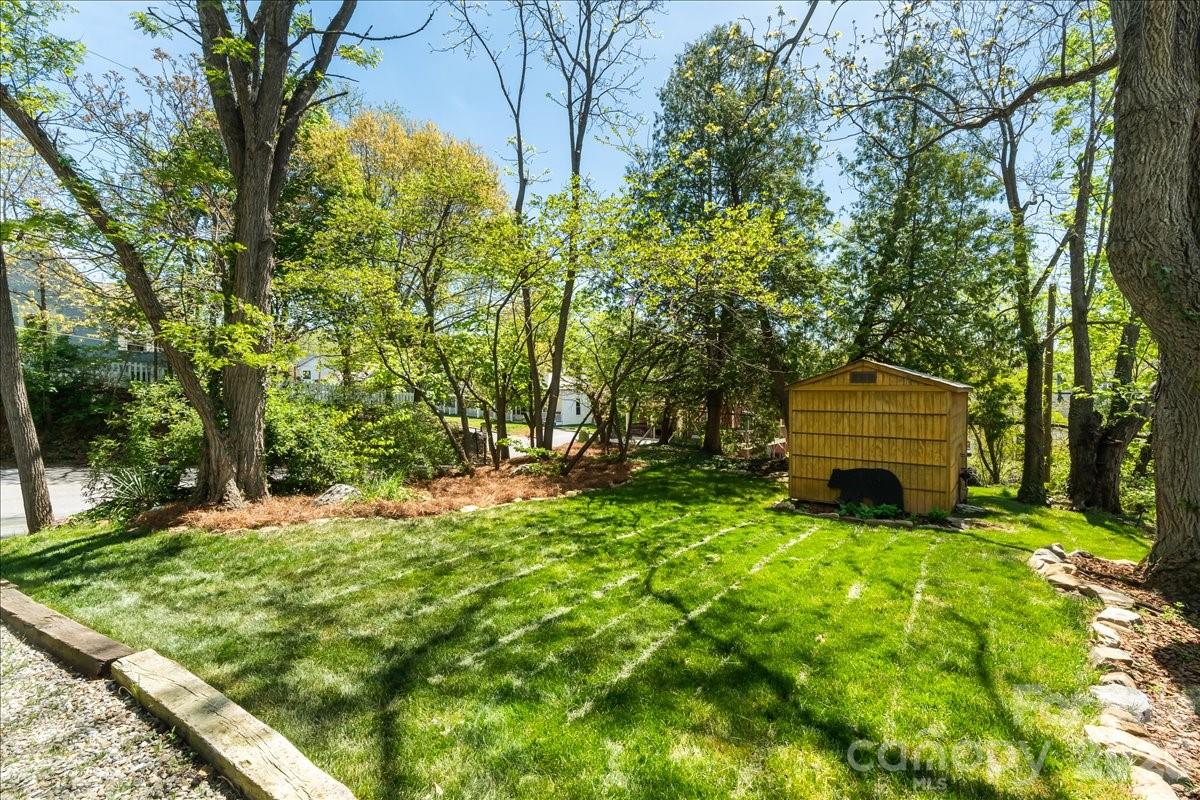 14 Woodrow Avenue — Asheville