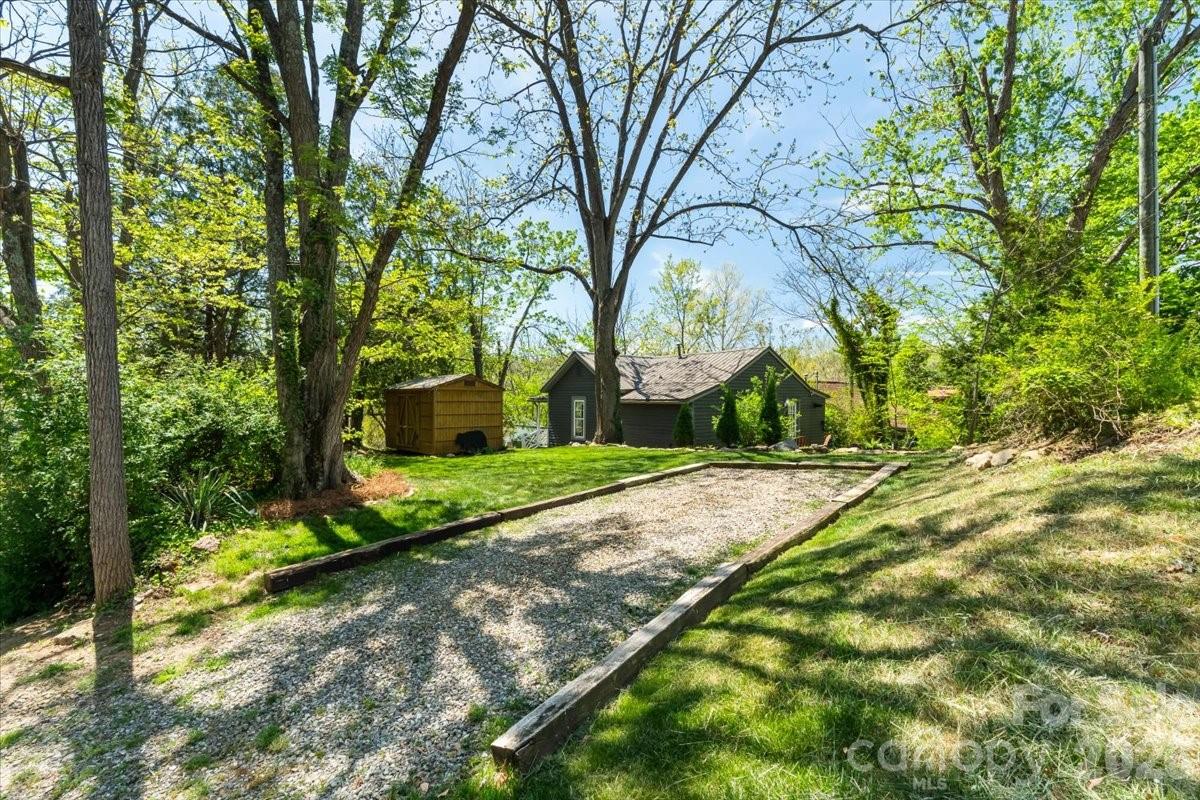 14 Woodrow Avenue — Asheville