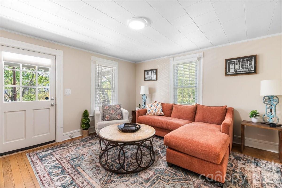 14 Woodrow Avenue — Asheville