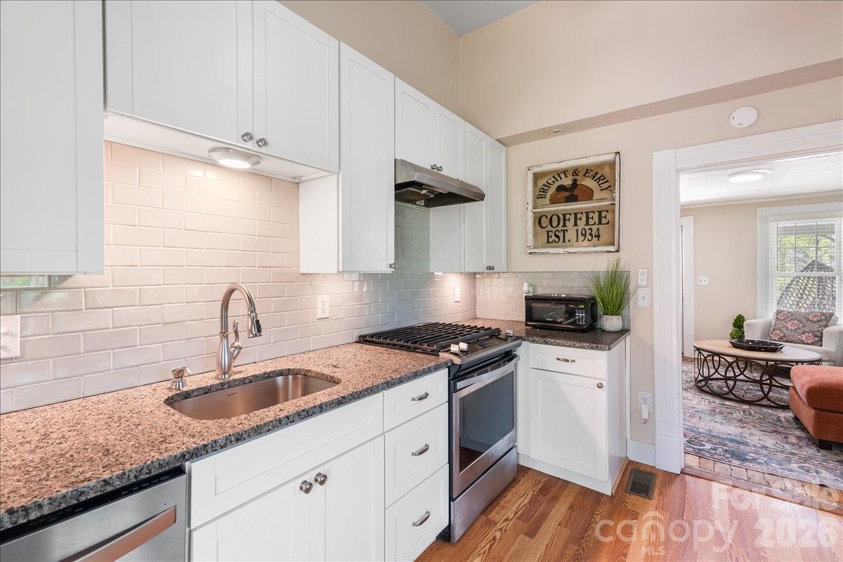14 Woodrow Avenue — Asheville