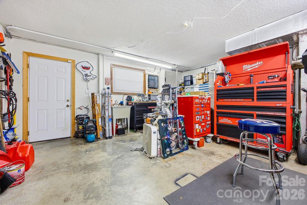 93 Hidden Falls Drive — Asheville