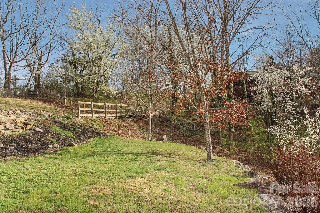 93 Hidden Falls Drive — Asheville