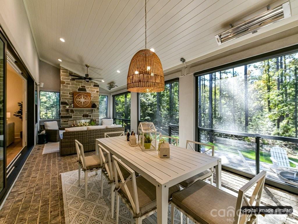1002 Kingbird Lane #7 — Clover