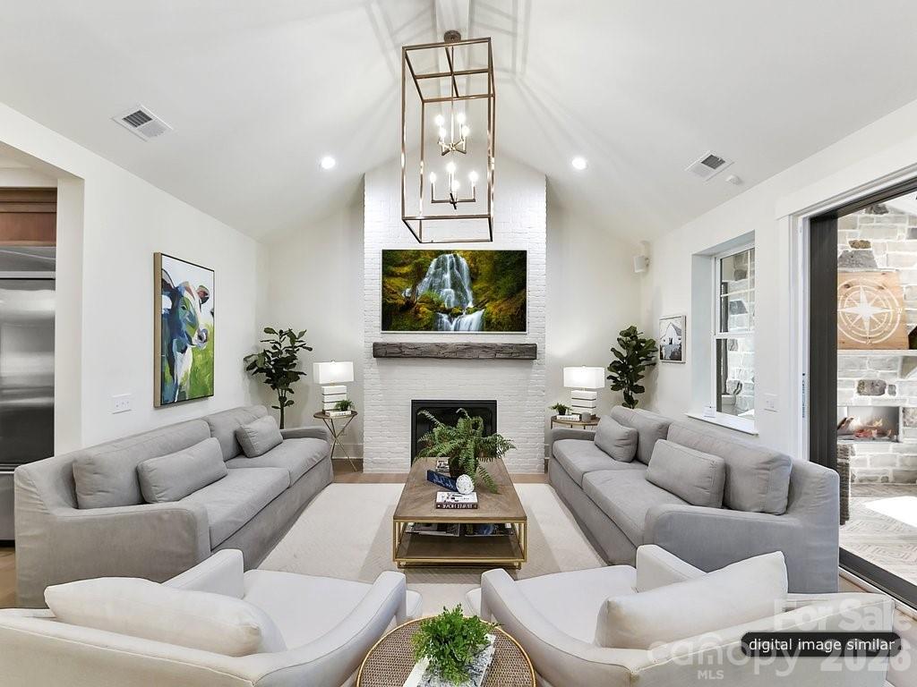 1002 Kingbird Lane #7 — Clover