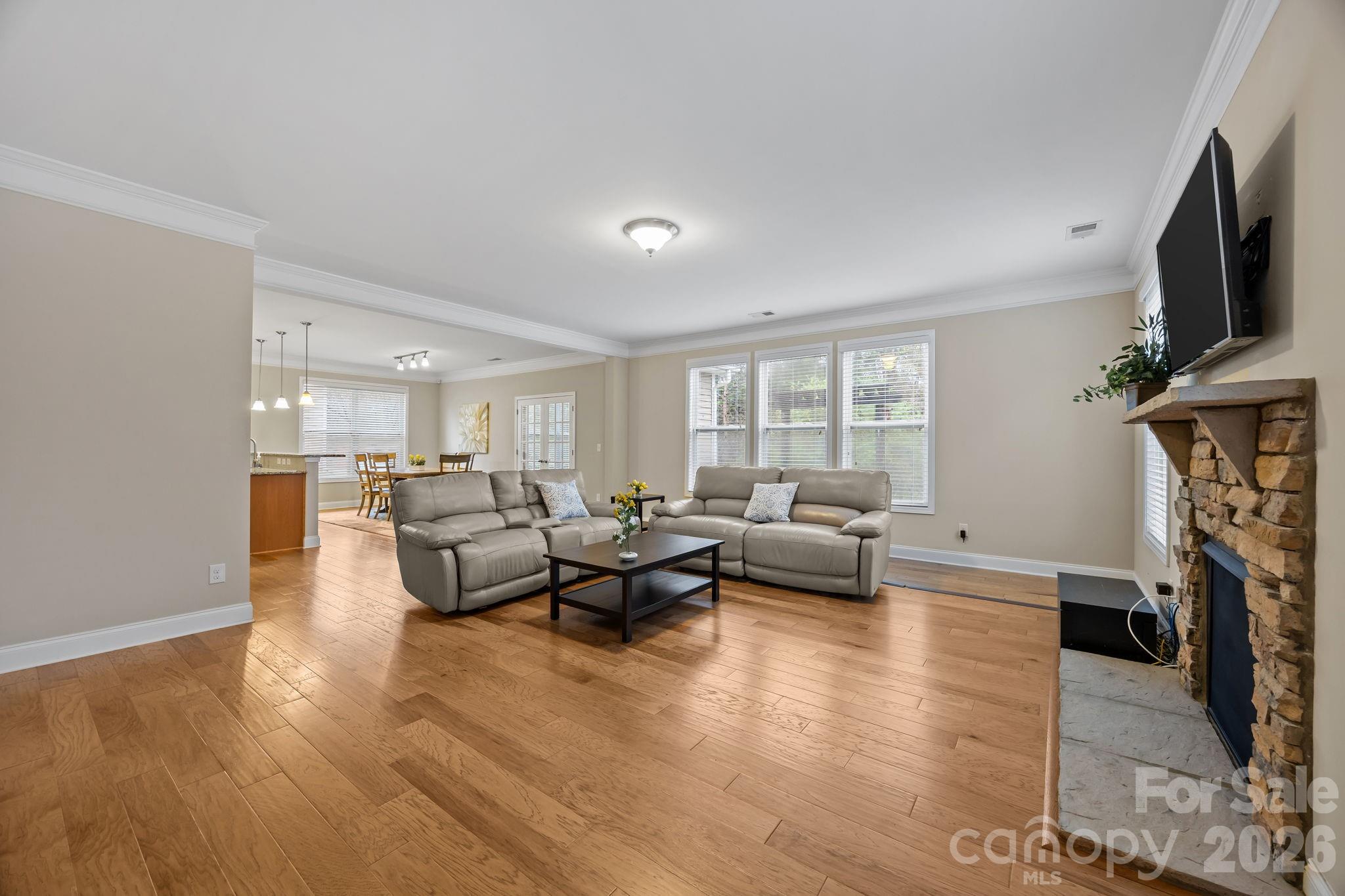 10817 Bere Island Drive — Charlotte
