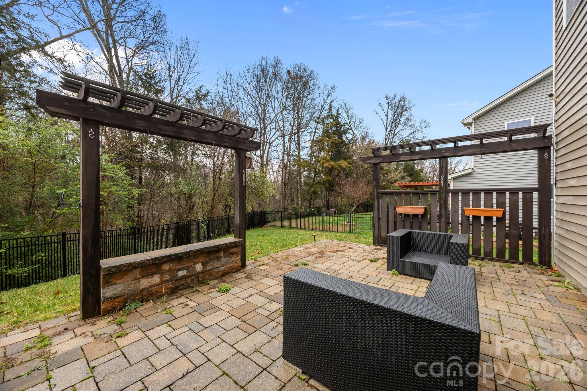 10817 Bere Island Drive — Charlotte