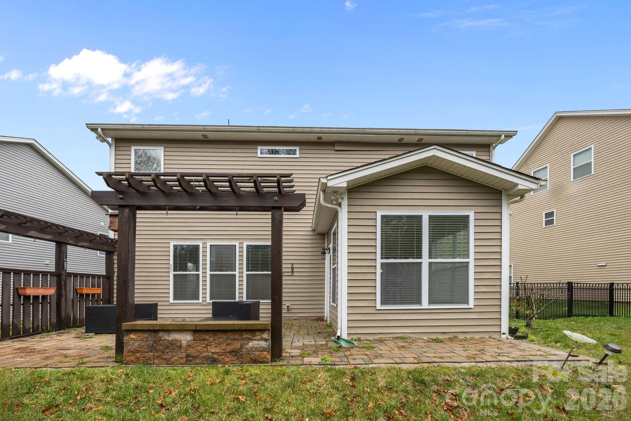 10817 Bere Island Drive — Charlotte