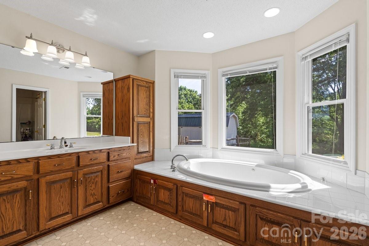 4711 Duncan Road — Monroe