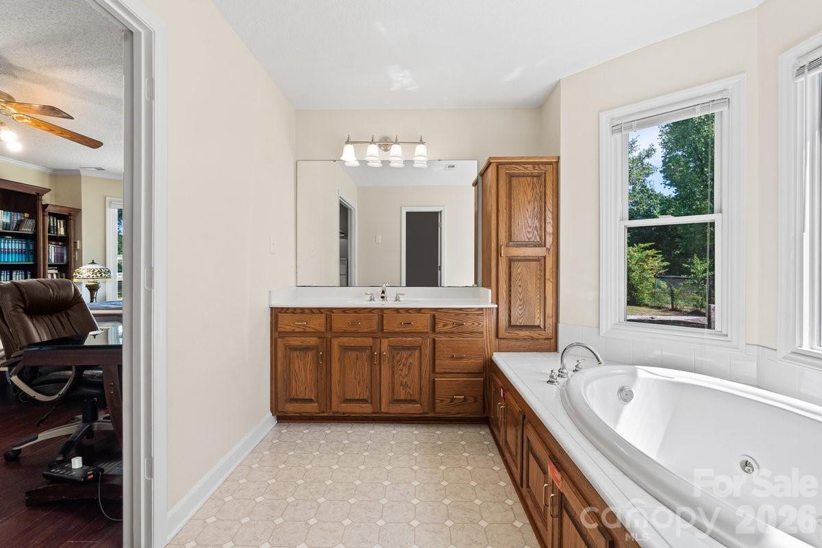 4711 Duncan Road — Monroe
