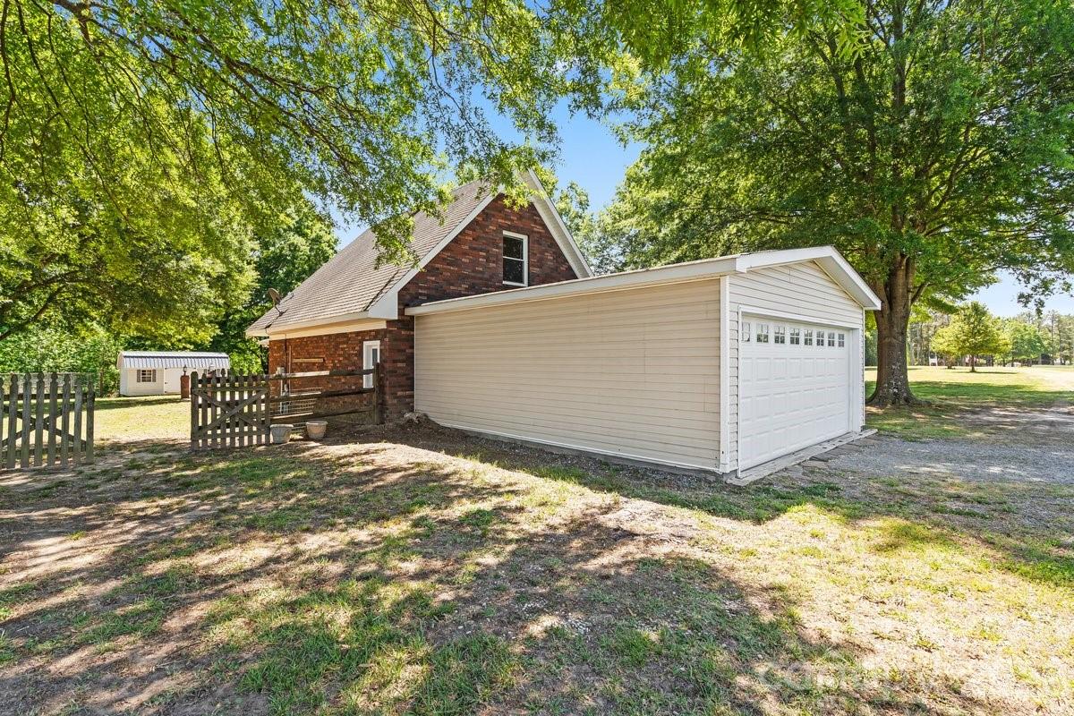 4711 Duncan Road — Monroe