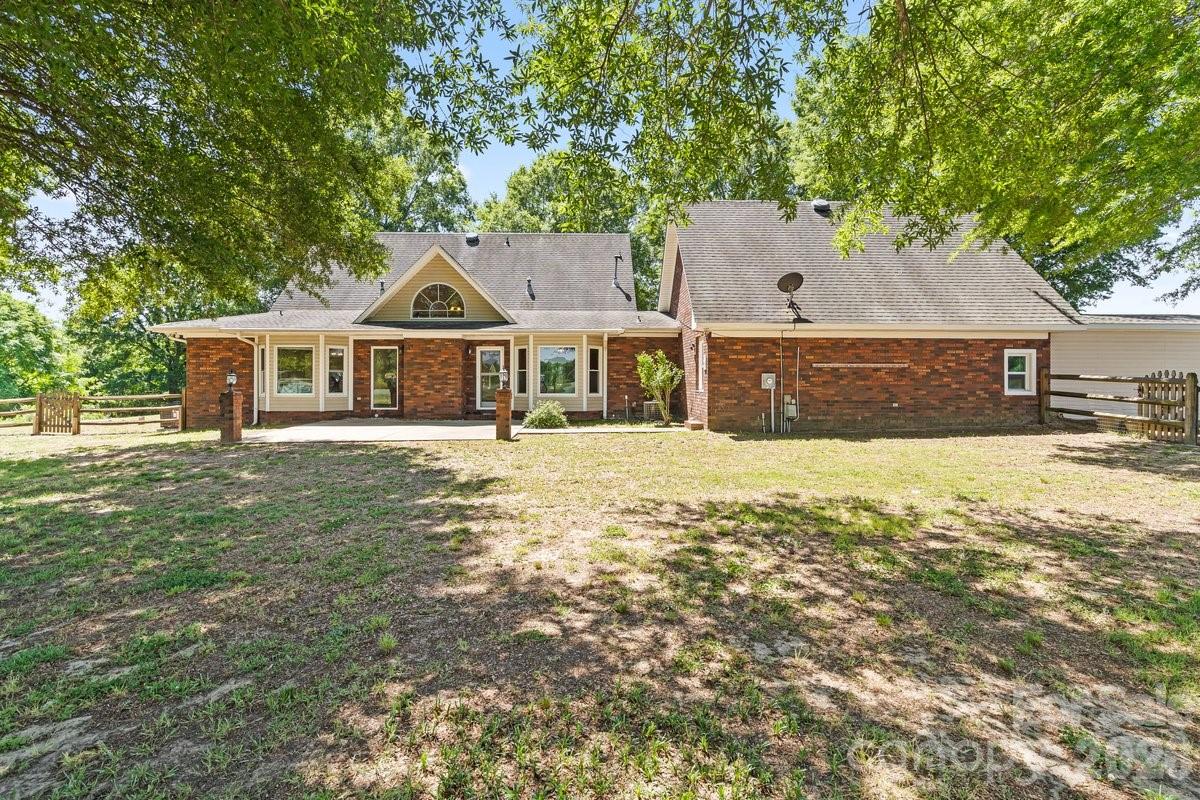4711 Duncan Road — Monroe