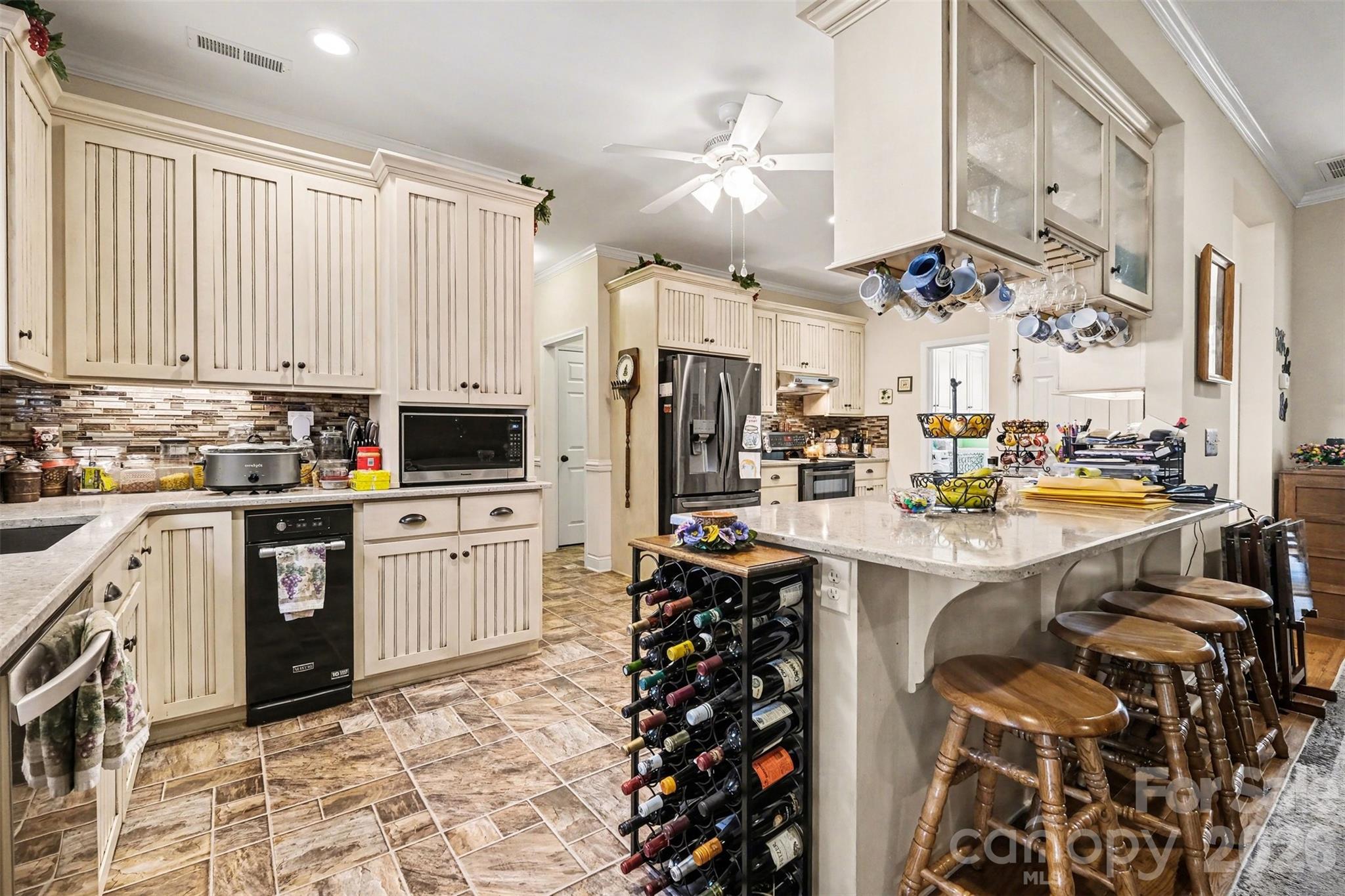 5123 Beckenham Lane — Concord
