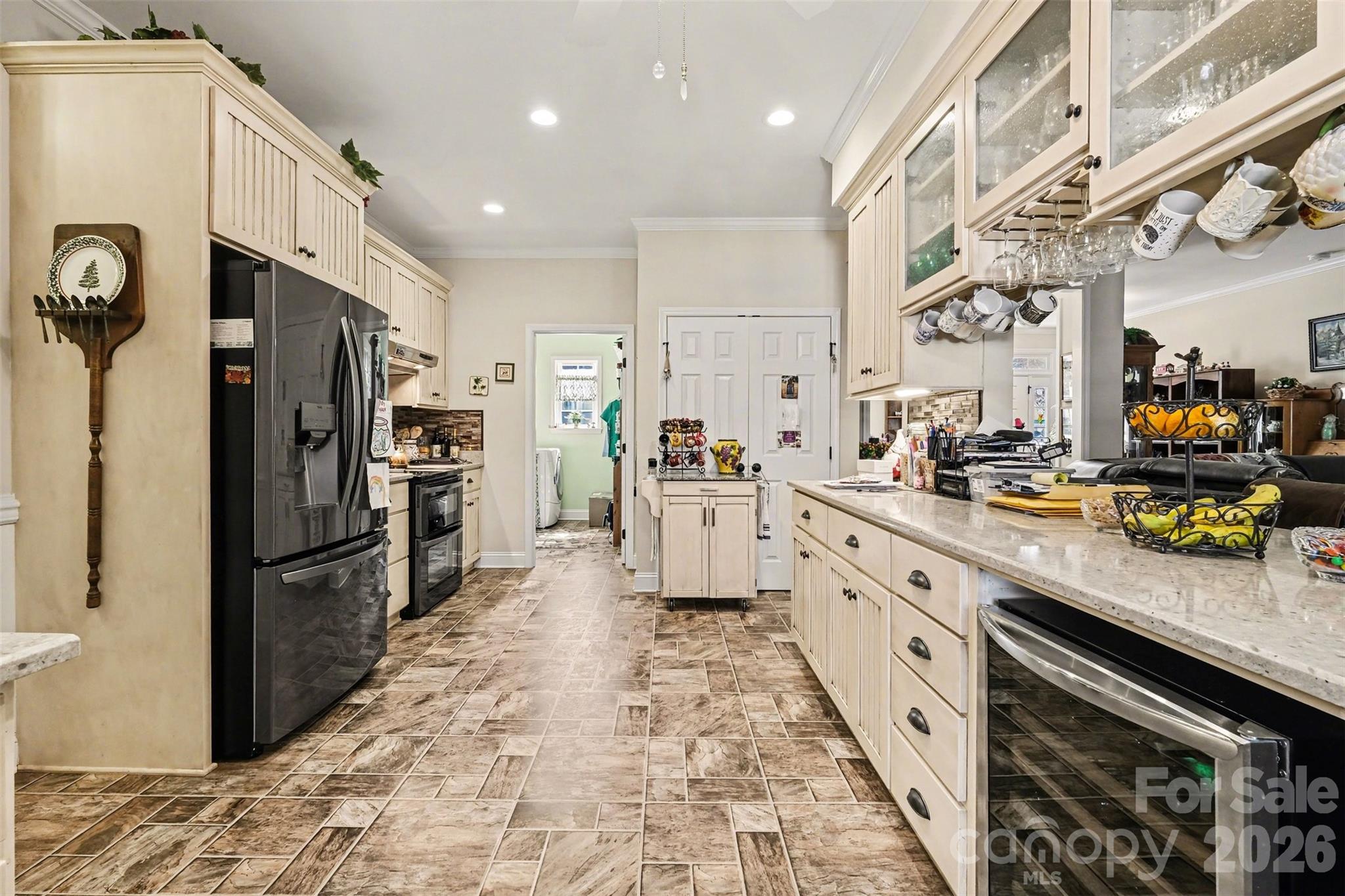 5123 Beckenham Lane — Concord