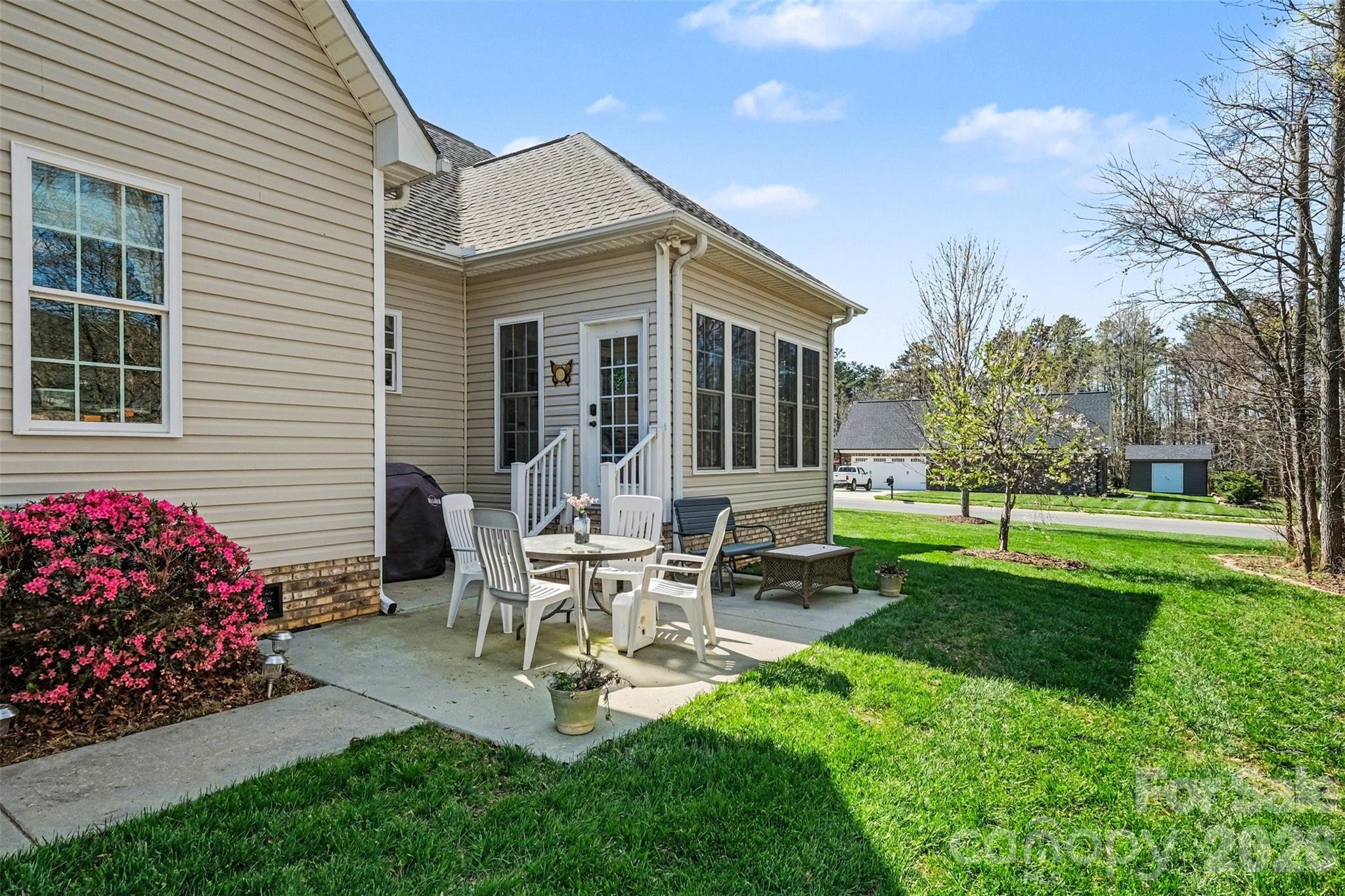 5123 Beckenham Lane — Concord