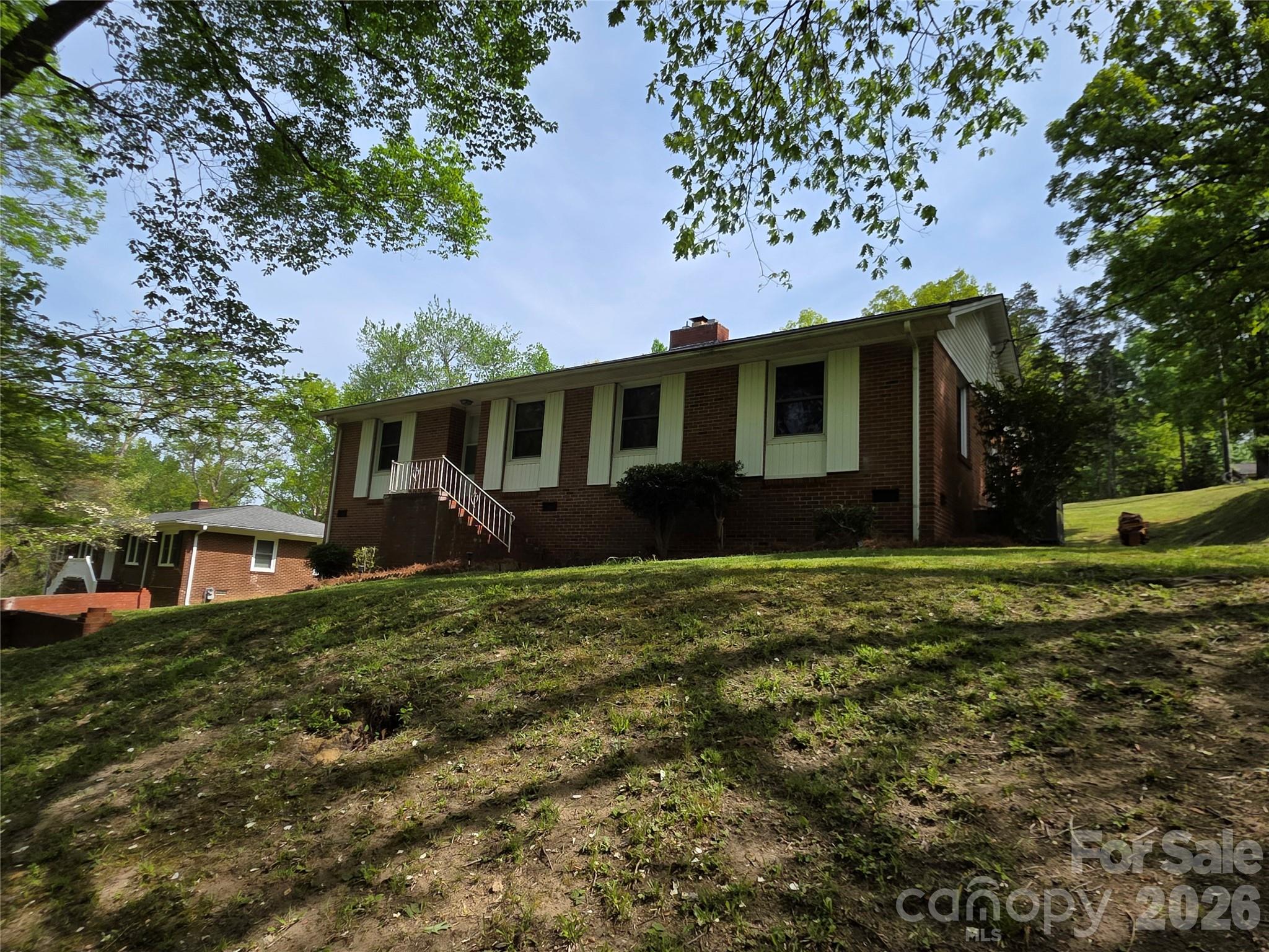 110 Crestwood Drive — Chester