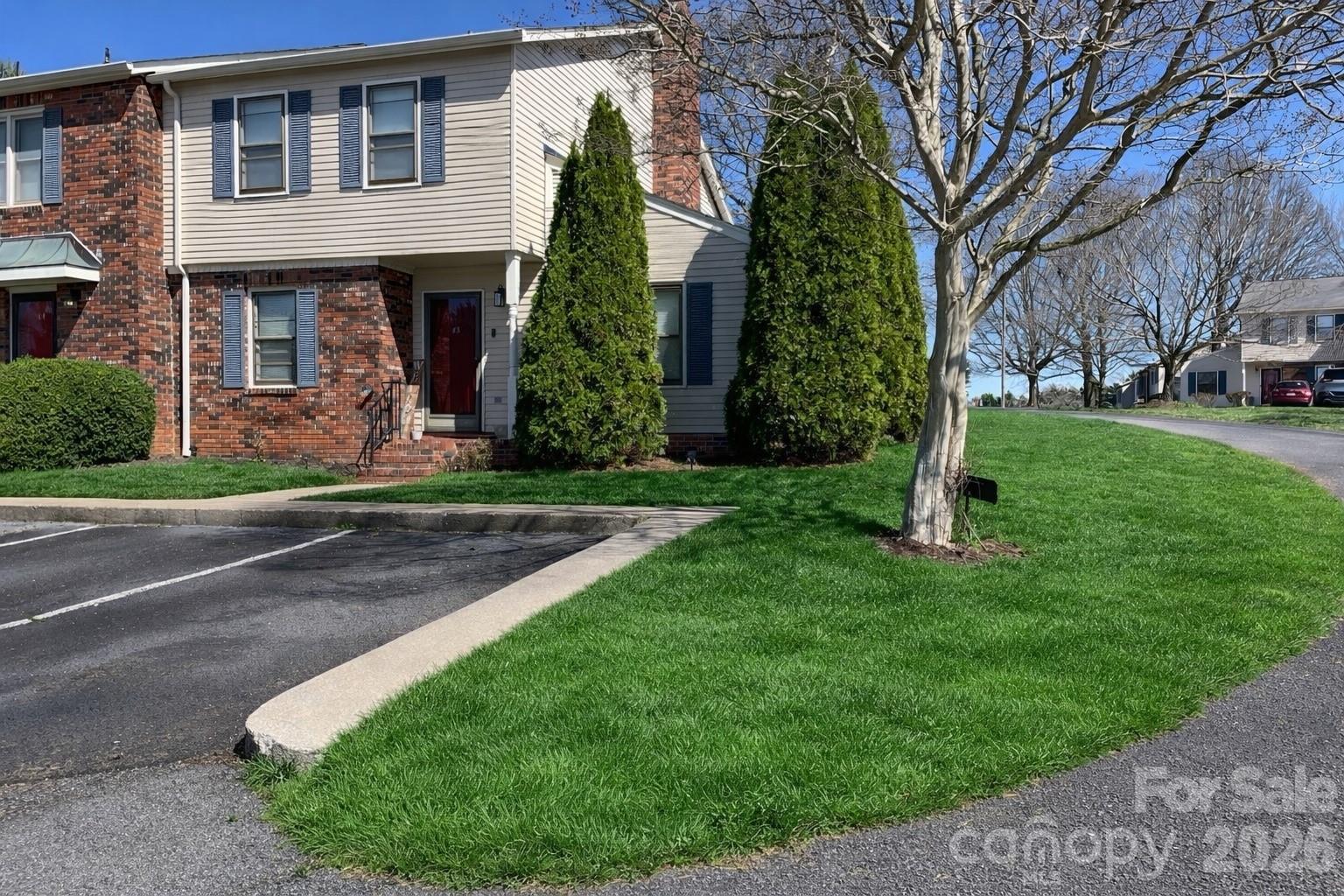 2705 N Center Street #43 — Hickory