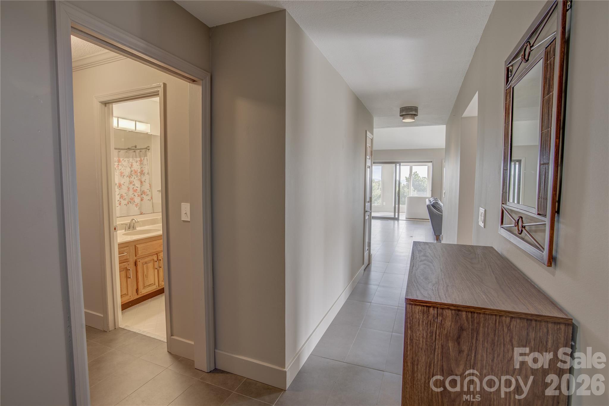 204 Fleetwood Plaza — Hendersonville