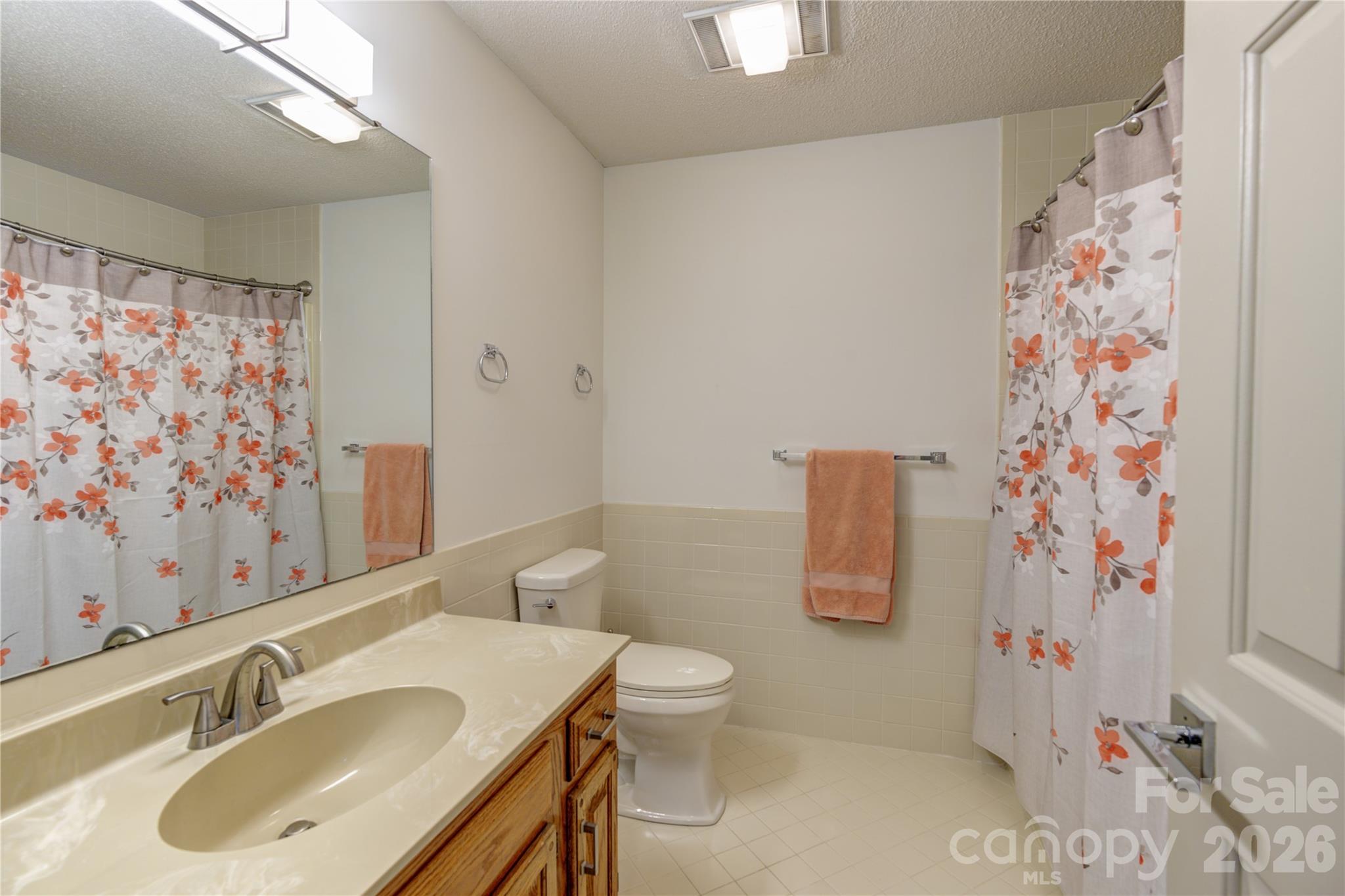 204 Fleetwood Plaza — Hendersonville