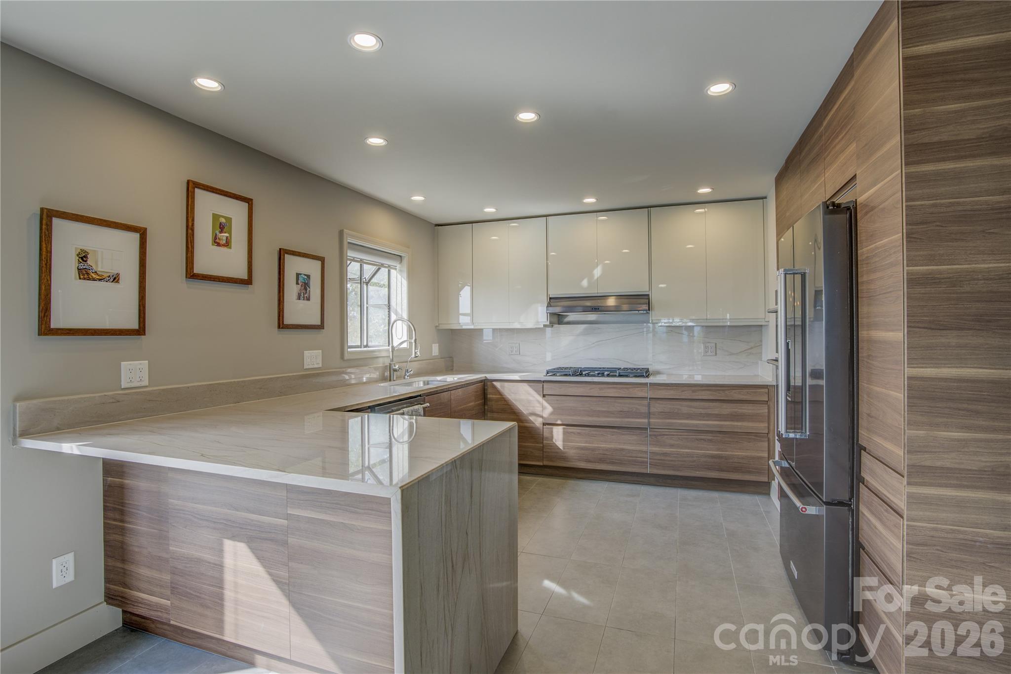 204 Fleetwood Plaza — Hendersonville